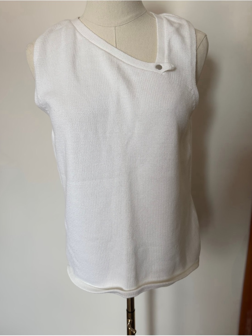 JEANNE PIERRE White Sleeveless Knit Tank with Snap-Trim Neck